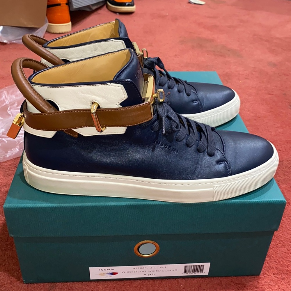 Buscemi whiskey/ off white